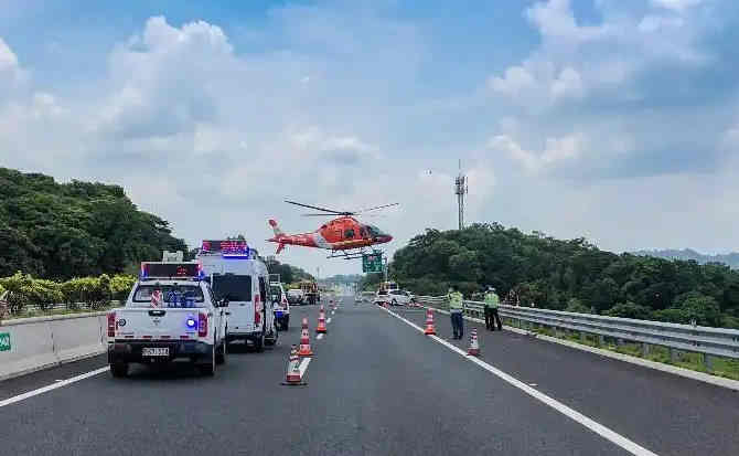 港口区高速公路汽车救援案例