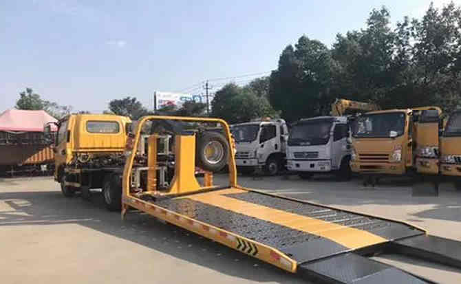 港口区汽车中途维修案例